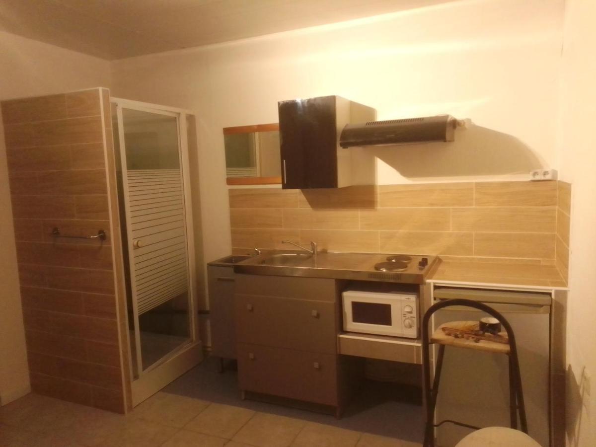 Appart Hotel Avec Jardin Cuers Kültér fotó