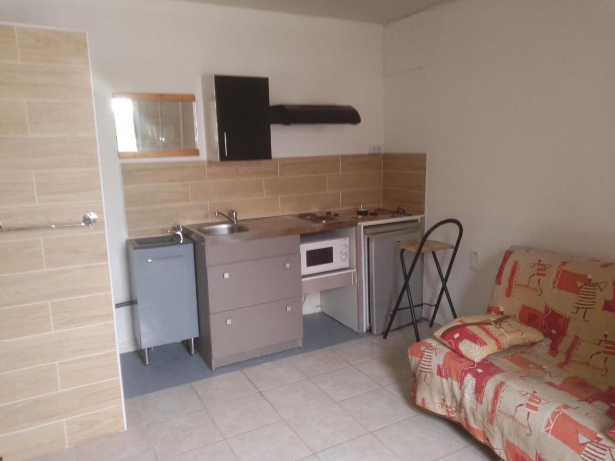 Appart Hotel Avec Jardin Cuers Kültér fotó